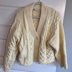 Zara pale yellow chunky knot sweater